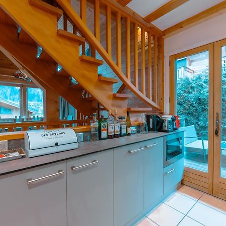 Chalet Muguet Gauche With Hot Tub Sleeps 10 Central Morzine Exteriör bild