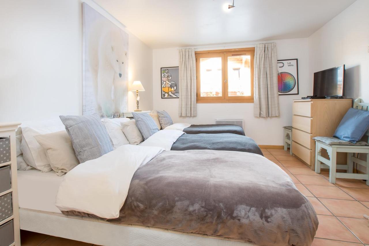 Chalet Muguet Gauche With Hot Tub Sleeps 10 Central Morzine Exteriör bild