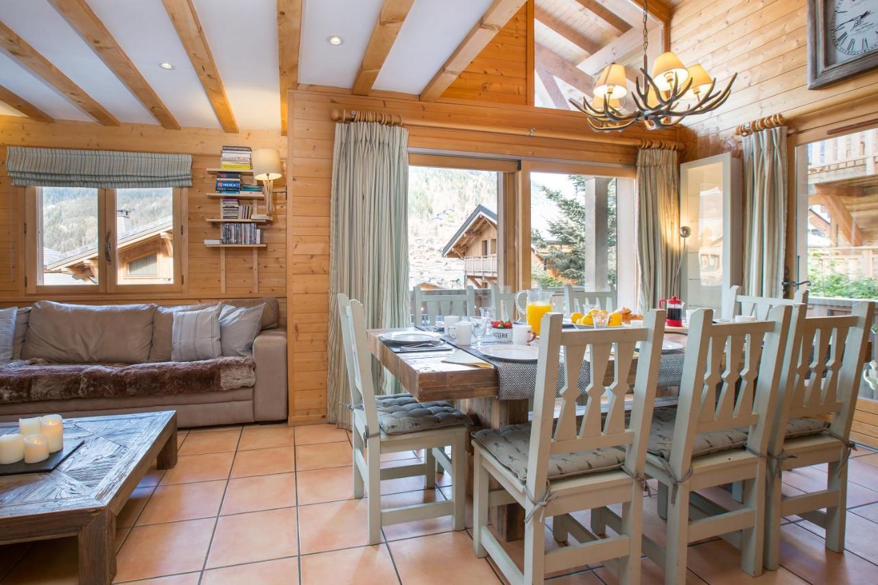 Chalet Muguet Gauche With Hot Tub Sleeps 10 Central Morzine Exteriör bild
